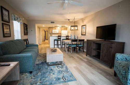 Port Canaveral Condominio | 2-Bedroom Lock-Off Cape Canaveral Condo Beach Access