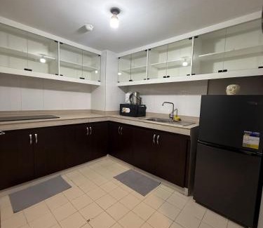 Malamig Apartamento | 2 bedroom loft type near Rockwell