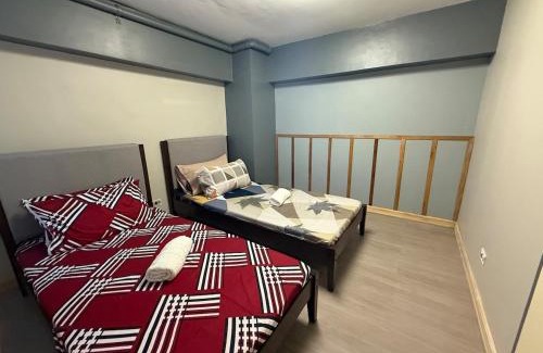 Malamig Apartamento | 2 bedroom loft type near Rockwell