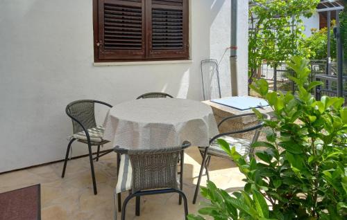 Krusevo Apartamento | 2 Bedroom Lovely Apartment In Krusevo