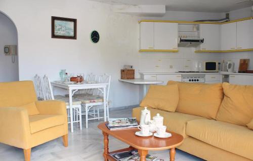Estepona Apartamento | 2 Bedroom Lovely Apartment In Estepona