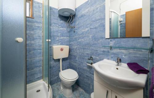 Skatari Apartamento | 2 Bedroom Lovely Apartment In Pula