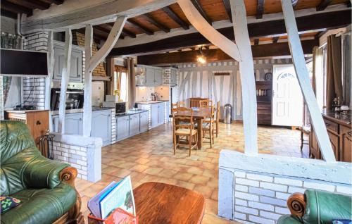 Marques Casa | 2 Bedroom Lovely Home In Marques