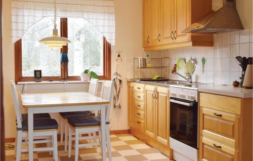 Ugglerum Casa | 2 Bedroom Lovely Home In Läckeby
