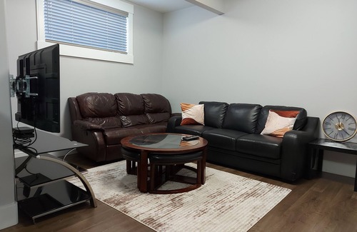 Timberlea Casa | 2-bedroom Luxury Private Legal Basement Suite with Private Entrance