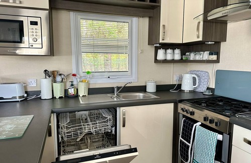 Ringwood Casa | 2 Bedroom Luxury Caravan on Family Park and short drive to Bournemouth Beach