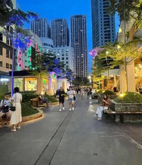 Bagumbayan Apartamento | 2 bedroom Luxury Condo in Eastwood with Scenic City view, unli wifi and netflix