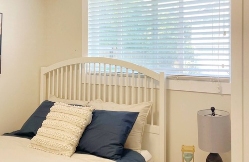 Port Coquitlam Casa | 2 Bedroom Modern Suite in Port Coquitlam