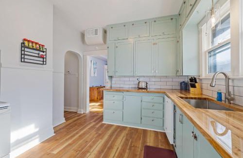 Central City Casa | 2 Bedroom Near Trolley Square and Liberty Park!