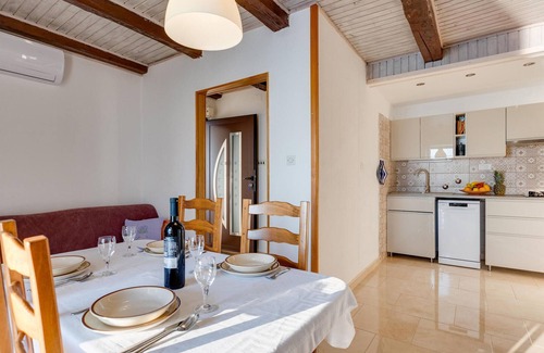 Stara Baska Apartamento | Bonito apartamento de 2 dormitorios en.