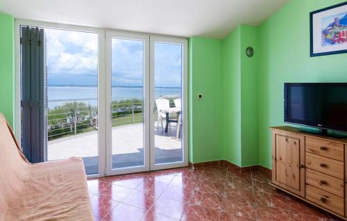 Ugljan Apartamento | 2 Bedroom Nice Apartment In Ugljan