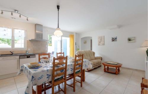 Dolus-d'Oleron Casa | 2 Bedroom Nice Home In Dolus Doléron