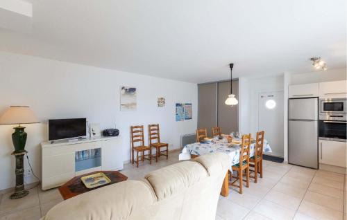Dolus-d'Oleron Casa | 2 Bedroom Nice Home In Dolus Doléron