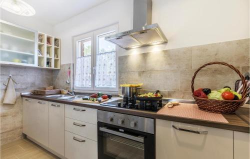 Peruski Casa | 2 Bedroom Nice Home In Krnica