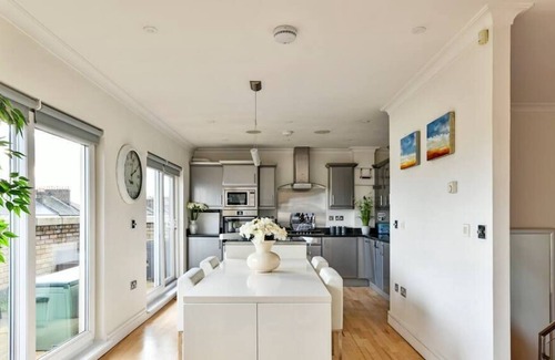 Shaftesbury Apartamento | 2 bedroom penthouse with terrace
