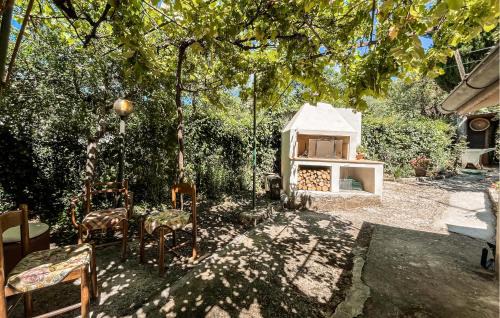 Acqua Loreto Casa | 2 Bedroom Pet Friendly Home In Todi