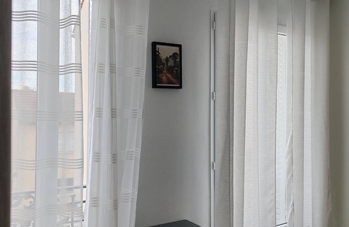 Vitry-sur-Seine Casa | 2 Bedroom Private vacation home in Vitry-sur-Seine