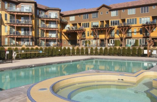 Westbank Condominio | 2 bedroom , private condo at Barona Beach W Kel. Boat slip also available.