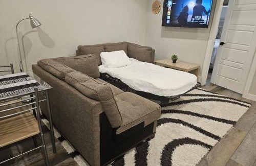 Sage Hill Apartamento | 2-bedroom private entrance suite with full kitchen