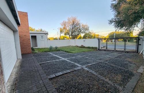 Bloemfontein Casa | 2 Bedroom Private Retreat
