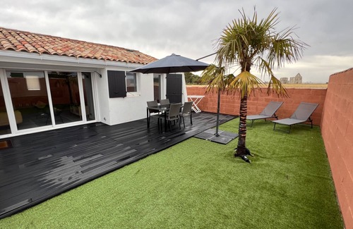 French Atlantic Coast Casa | 2 Bedroom Private vacation home in MARGOTTEAU, LA FLOTTE