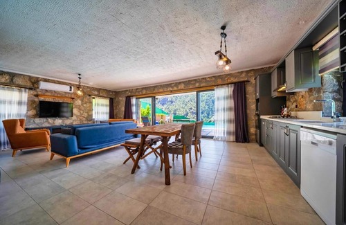 Faralya Villa | Villa privada de 2 dormitorios con excelente vista al mar