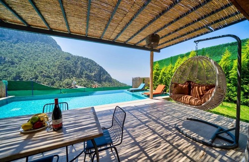 Faralya Villa | Villa privada de 2 dormitorios con excelente vista al mar