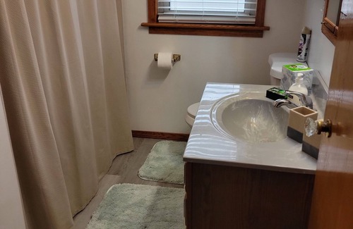 Jasper Casa | 2 Bedroom Pure Stone Delight! Close to historic downtown Jasper