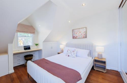 Alexandria Apartamento | 2 Bedroom Renovated Cottage - 1 Stop to Central