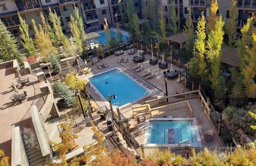 Park City Complejo | 2-bedroom resort in lovely Park City with fitness room, WiFi, AC