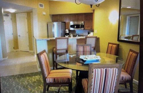 Doral Complejo | 2-bedroom resort in phenomenal Miami with AC, fitness room