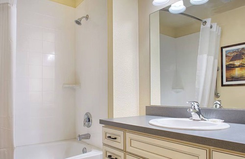 Branson Complejo | 2-bedroom resort in superb Branson with WiFi, fitness room, AC