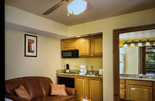 Gatlinburg Complejo | 2-bedroom resort in charming Gatlinburg with WiFi, AC