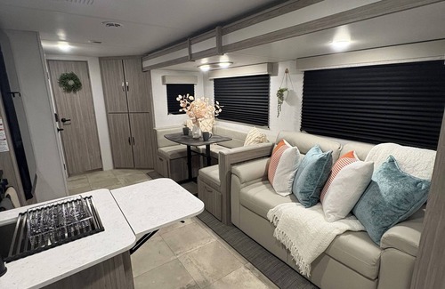 Panama City Beach Alquiler De RV | 2-bedroom RV in Marvelous Panama City Beach with WiFi, AC