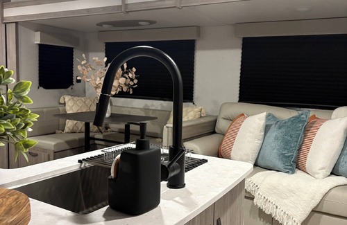 Panama City Beach Alquiler De RV | 2-bedroom RV in Marvelous Panama City Beach with WiFi, AC