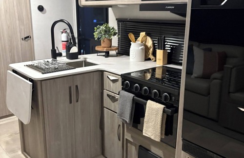 Panama City Beach Alquiler De RV | 2-bedroom RV in Marvelous Panama City Beach with WiFi, AC
