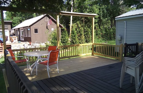 Brier Hill Cabaña | 2 Bedroom seasonal Cottage/Camp on the St Lawrence River -sleeps 6.