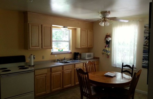 Tellico Plains Casa | 2 Bedroom See and hear the Tellico River from your porch