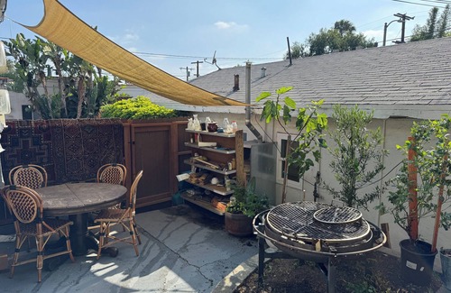Sunset Junction Casa | 2-bedroom Silverlake bungalow @ Sunset Junction