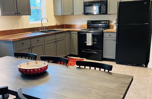 Leavenworth Cabina | 2 Bedroom Ski Chalet near Downtown Leavenworth.