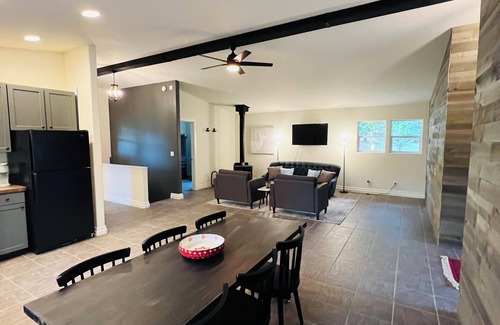 Leavenworth Cabina | 2 Bedroom Ski Chalet near Downtown Leavenworth.