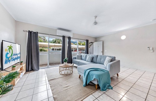 Jubilee Pocket Apartamento | 2 Bedroom split level unit with pool