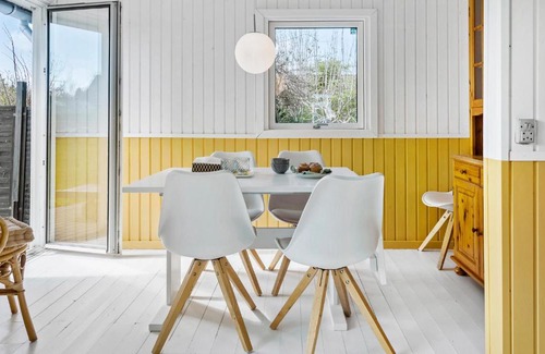 Holloselund Casa | 2 Bedroom Stunning Home In Tisvildeleje