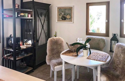 Apt Casa | Impresionante casa de 2 dormitorios en.