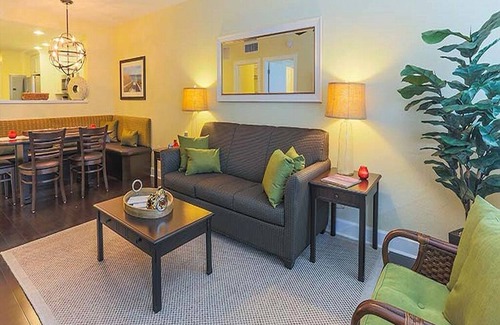 Indian Rocks Beach Apartamento | 2-bedroom suite at New Hotel Collection Harbourside March 15 - 22, 2026.