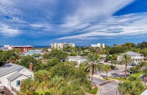 Indian Rocks Beach Apartamento | 2-bedroom suite at New Hotel Collection Harbourside March 15 - 22, 2026.