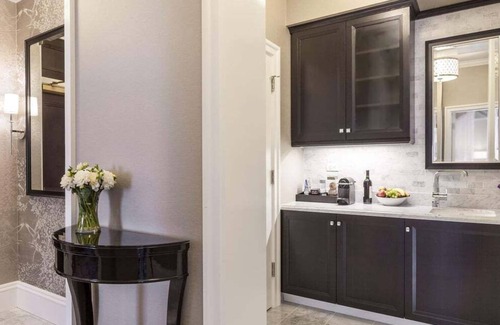 Nob Hill Casa | 2-Bedroom Suite at a 5⭐️ Hotel