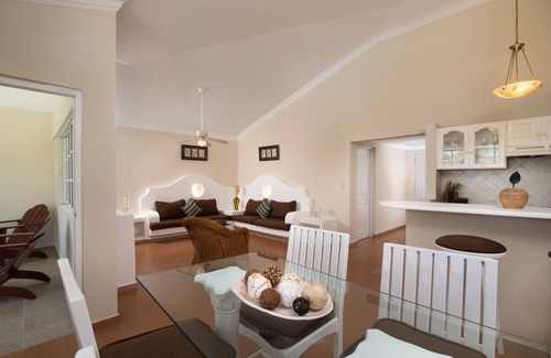 Cofresi Complejo | 2-bedroom Suite at Beach Resort, All-inclusive VIP