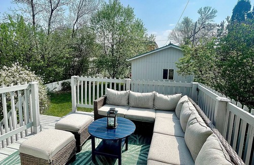 Weyburn Casa | 2-Bedroom Suite in the Heart of Downtown
