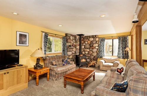Carbondale Apartamento | 2 Bedroom Suite - Lower